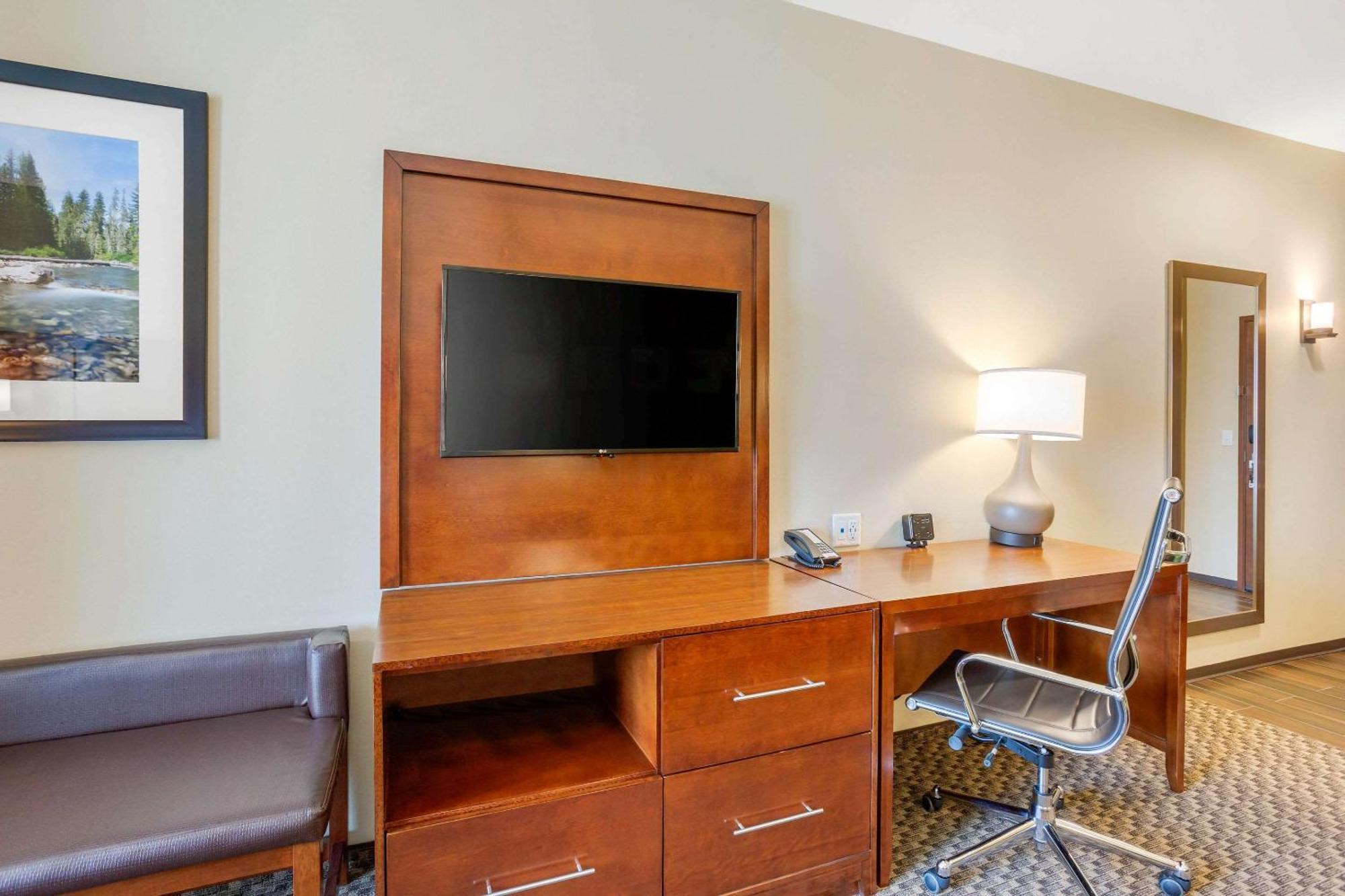 Comfort Suites Burlington Near I-5 Dış mekan fotoğraf