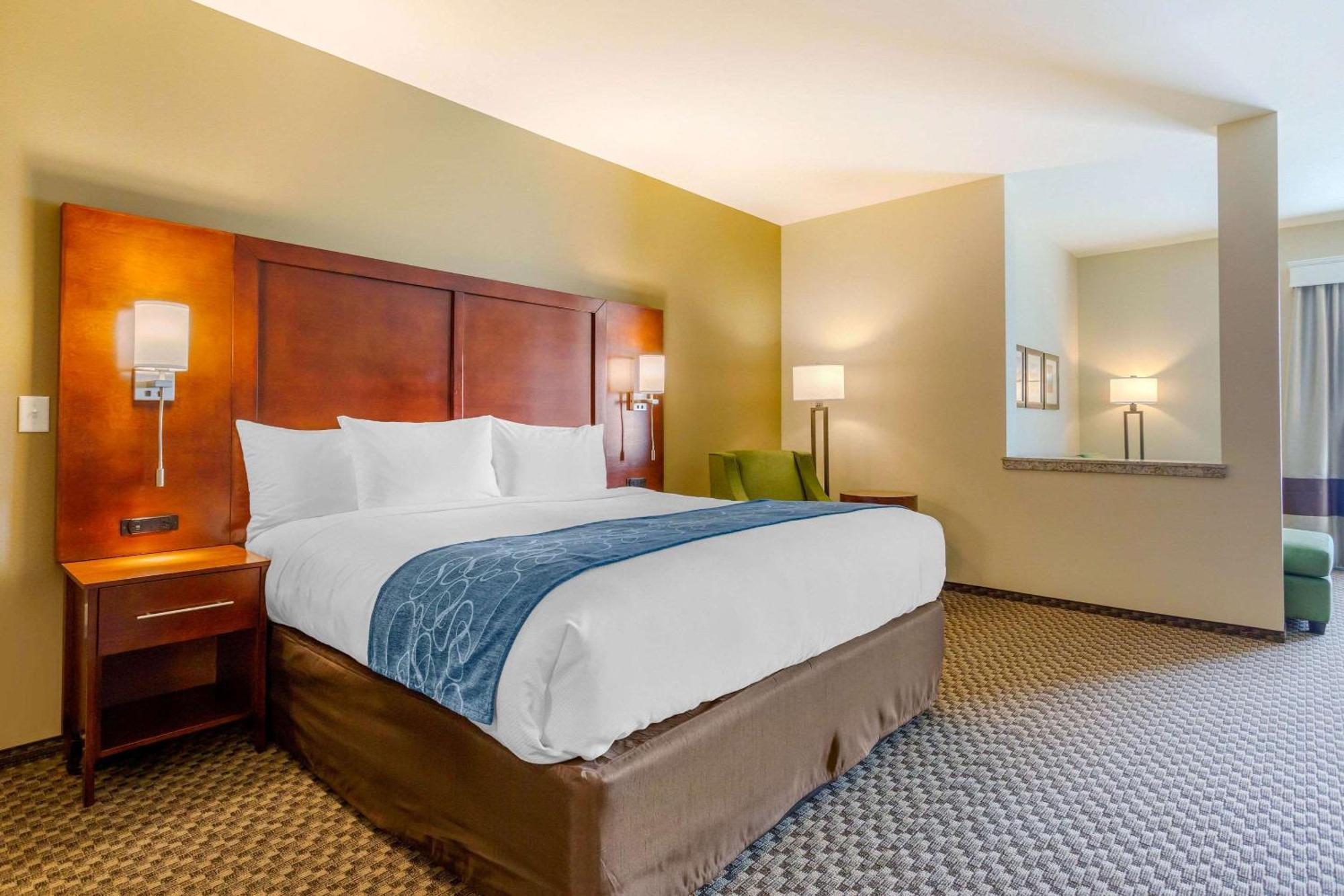 Comfort Suites Burlington Near I-5 Dış mekan fotoğraf