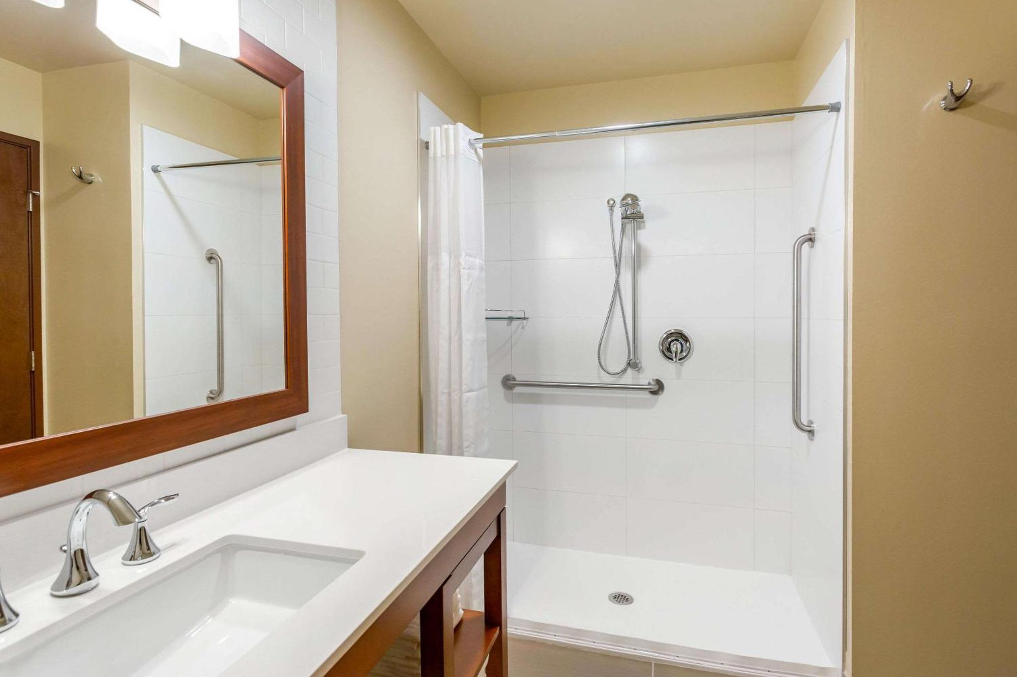Comfort Suites Burlington Near I-5 Dış mekan fotoğraf