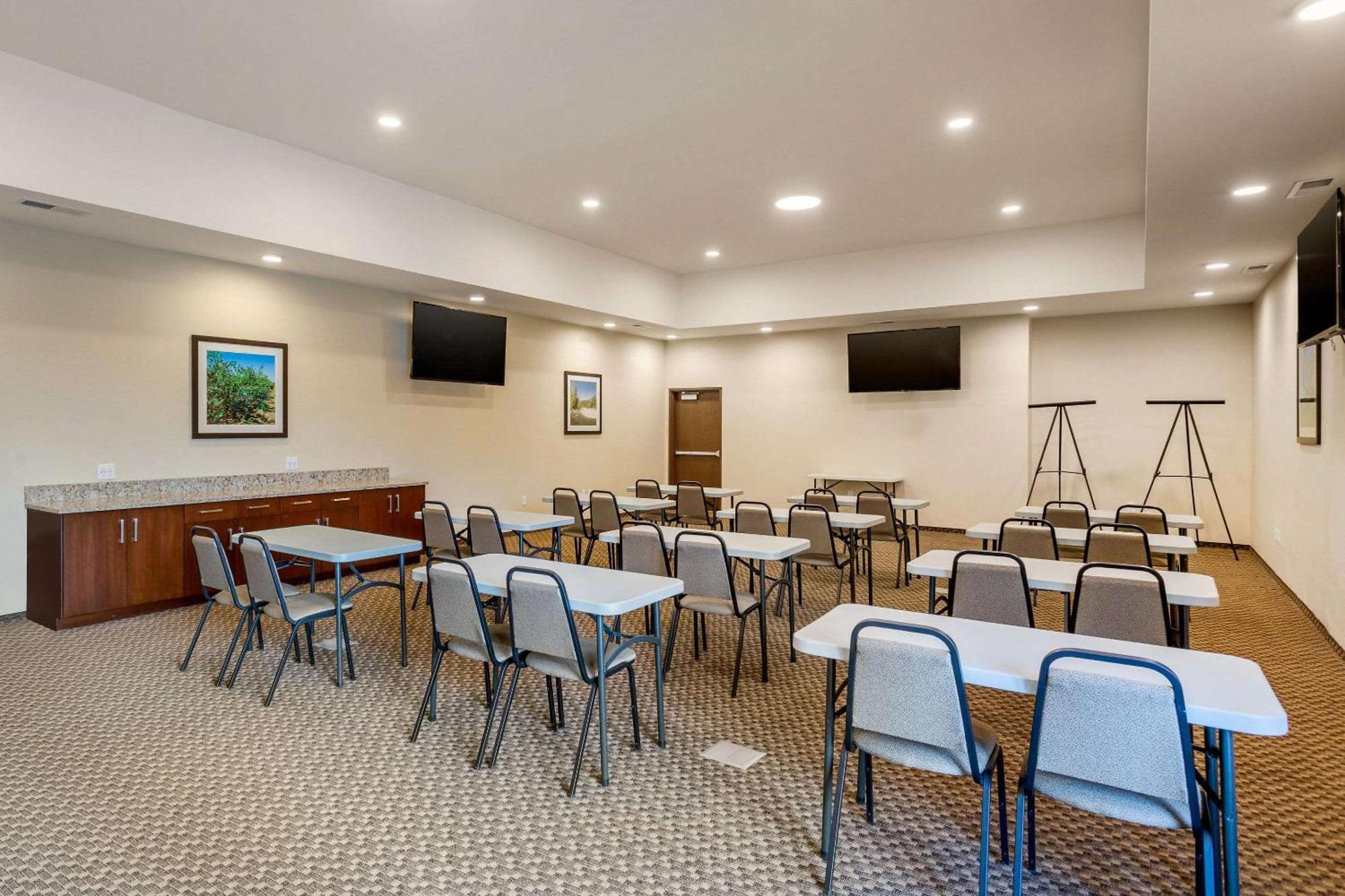 Comfort Suites Burlington Near I-5 Dış mekan fotoğraf