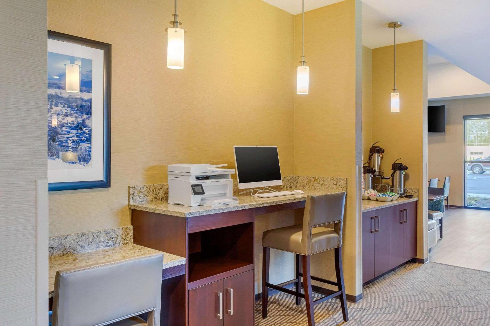 Comfort Suites Burlington Near I-5 Dış mekan fotoğraf