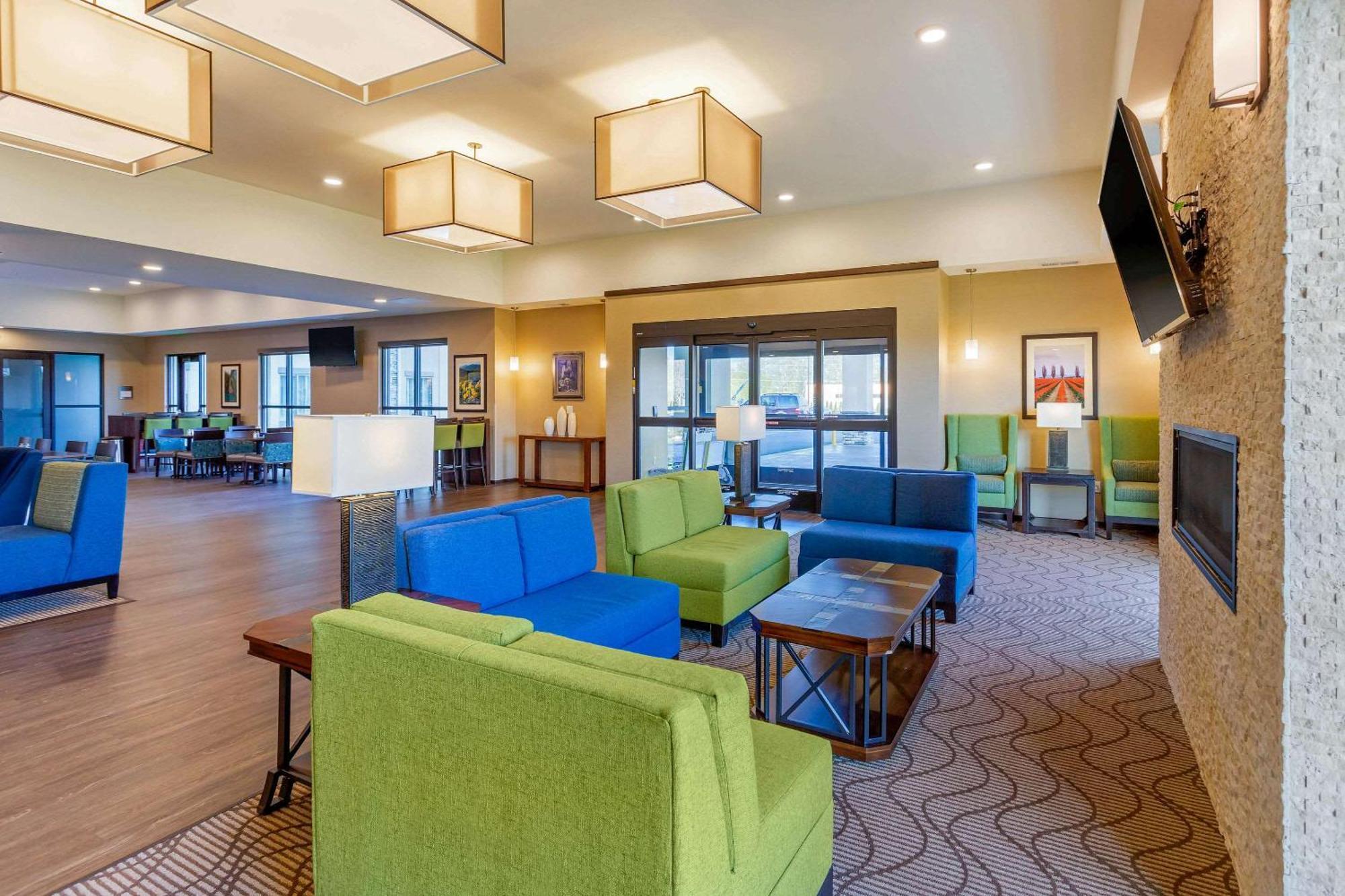 Comfort Suites Burlington Near I-5 Dış mekan fotoğraf