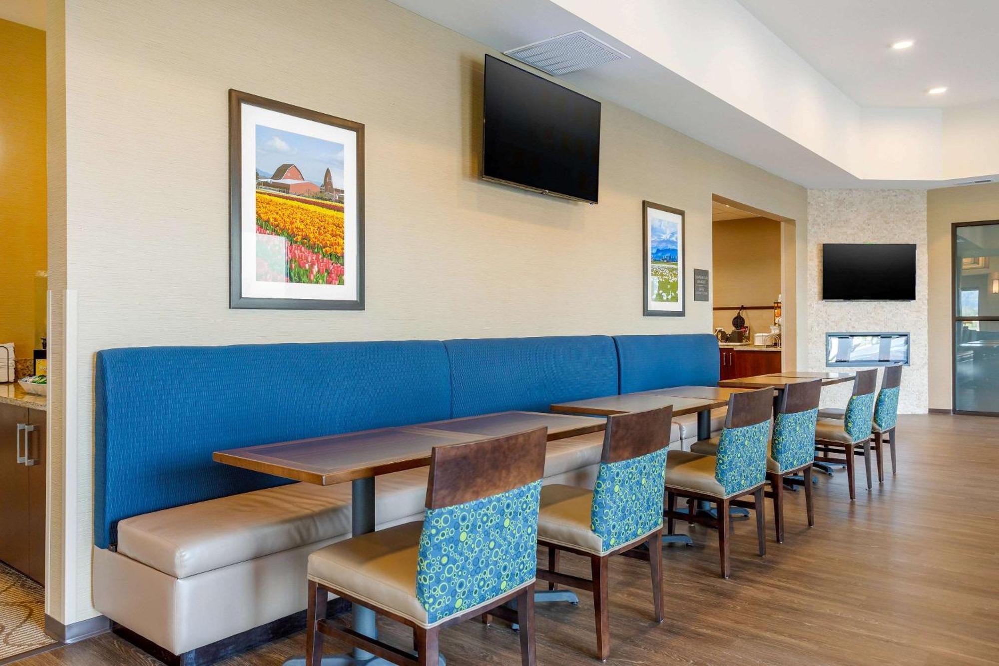 Comfort Suites Burlington Near I-5 Dış mekan fotoğraf