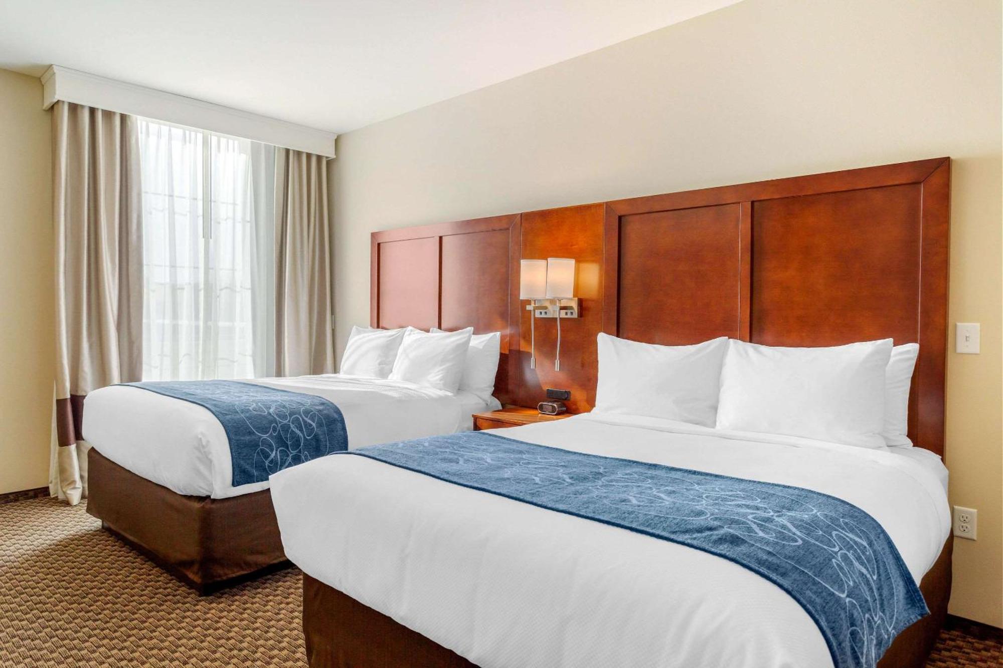 Comfort Suites Burlington Near I-5 Dış mekan fotoğraf
