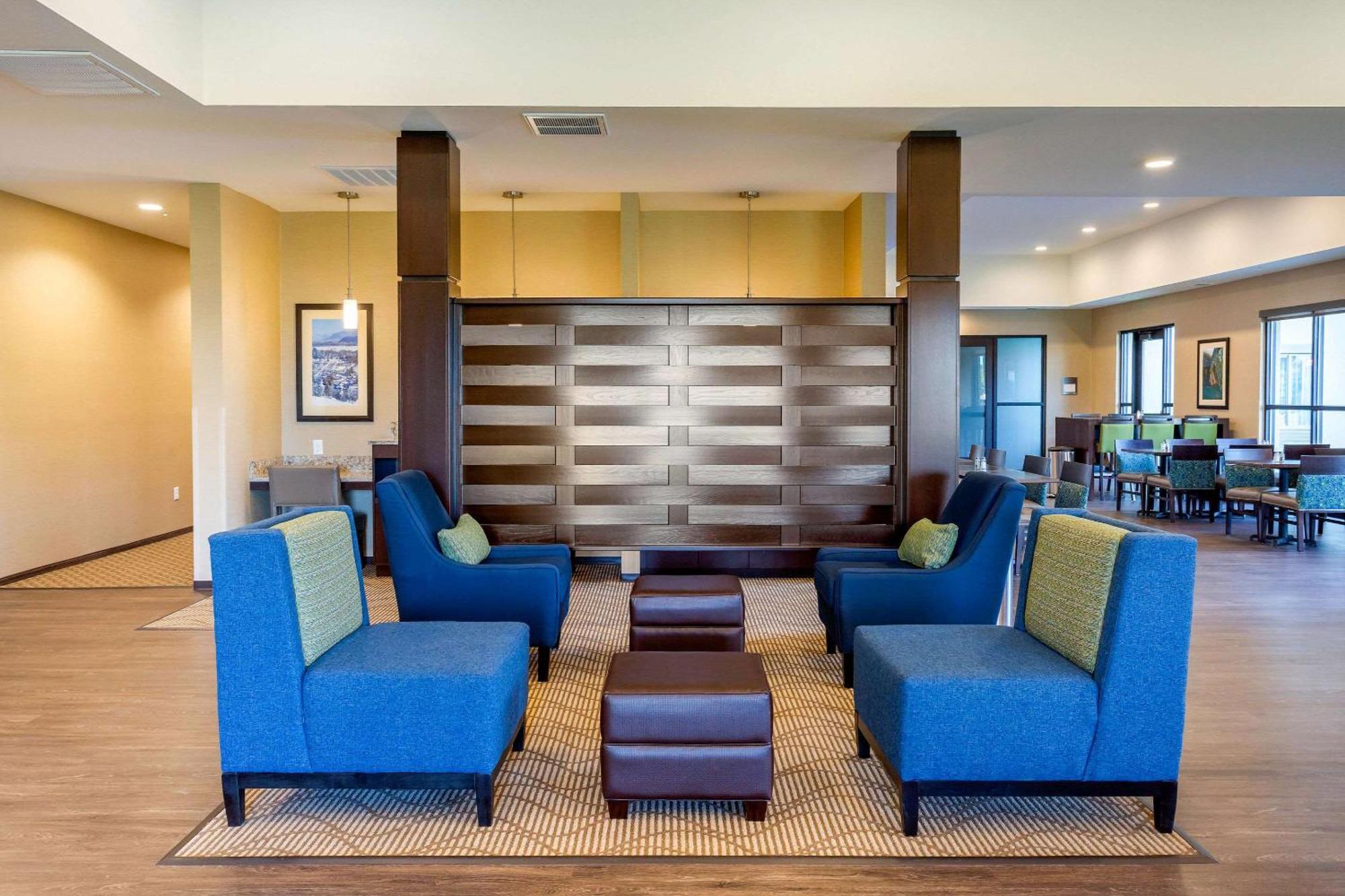 Comfort Suites Burlington Near I-5 Dış mekan fotoğraf