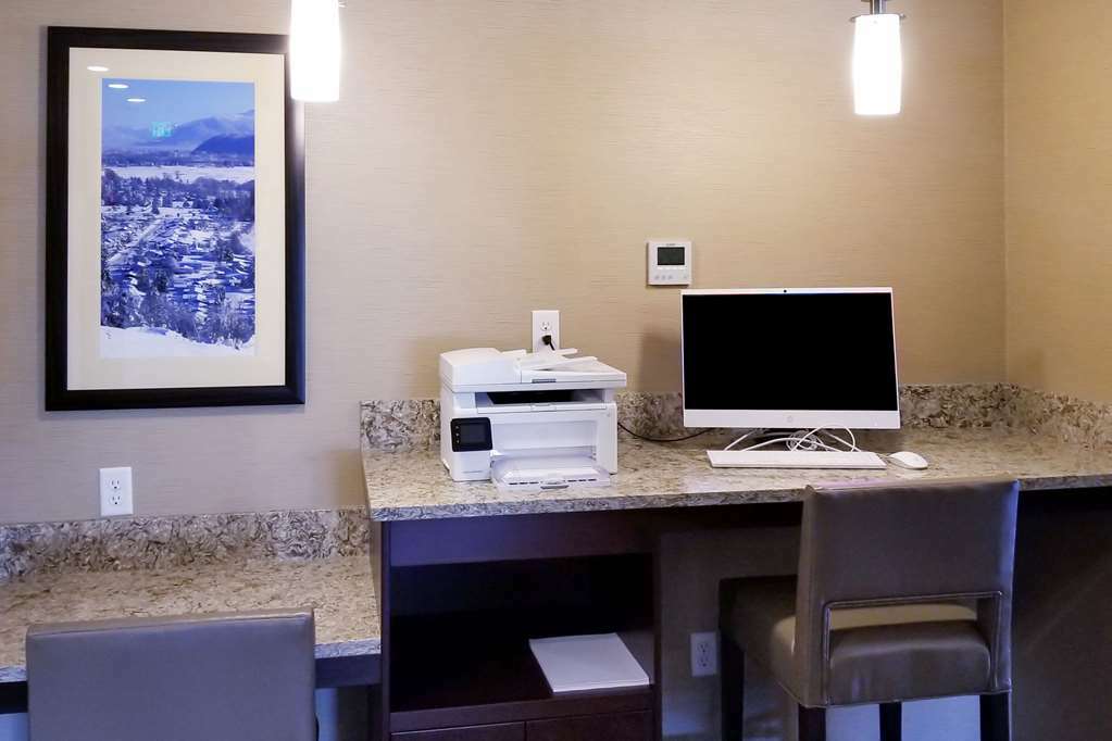 Comfort Suites Burlington Near I-5 Konforlar fotoğraf